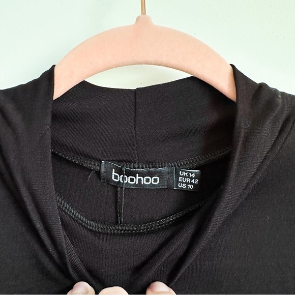 NWT Boohoo Black Tall Victoria Mock neck crop top sz 6 - Picture 2 of 4